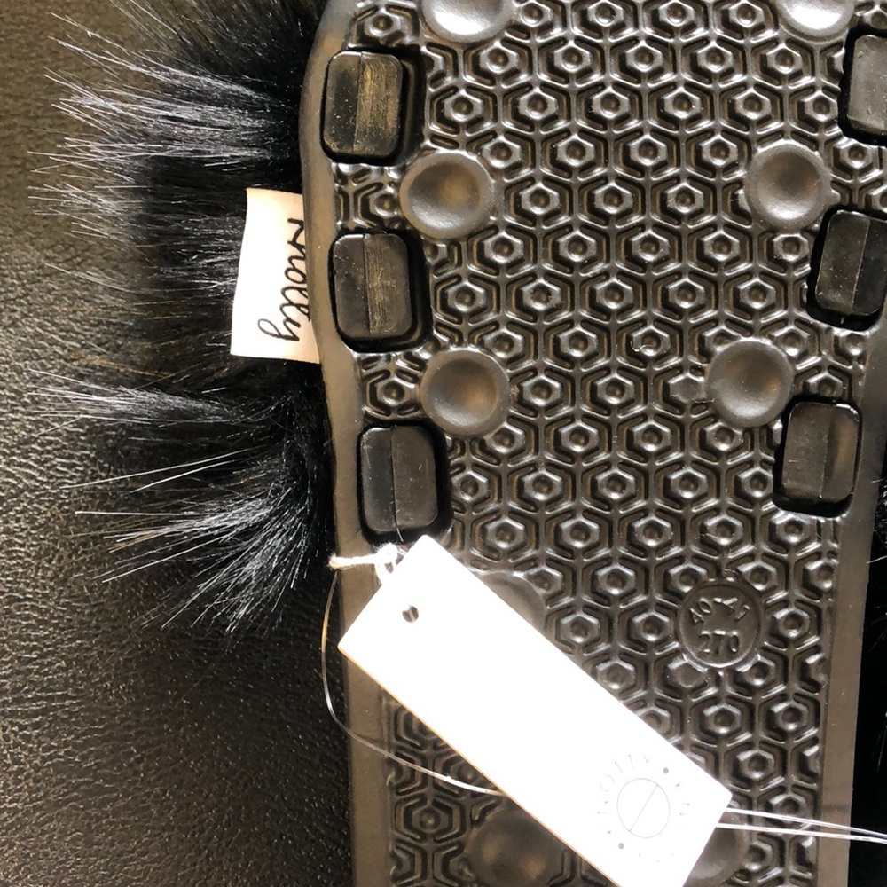 Knotty black fur slides - Picture 6 of 7